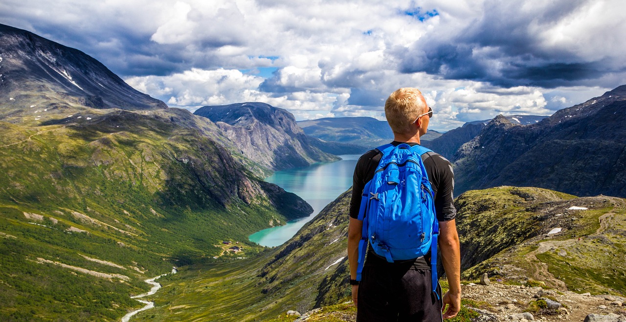 backpacker, mountains, panorama-772991.jpg